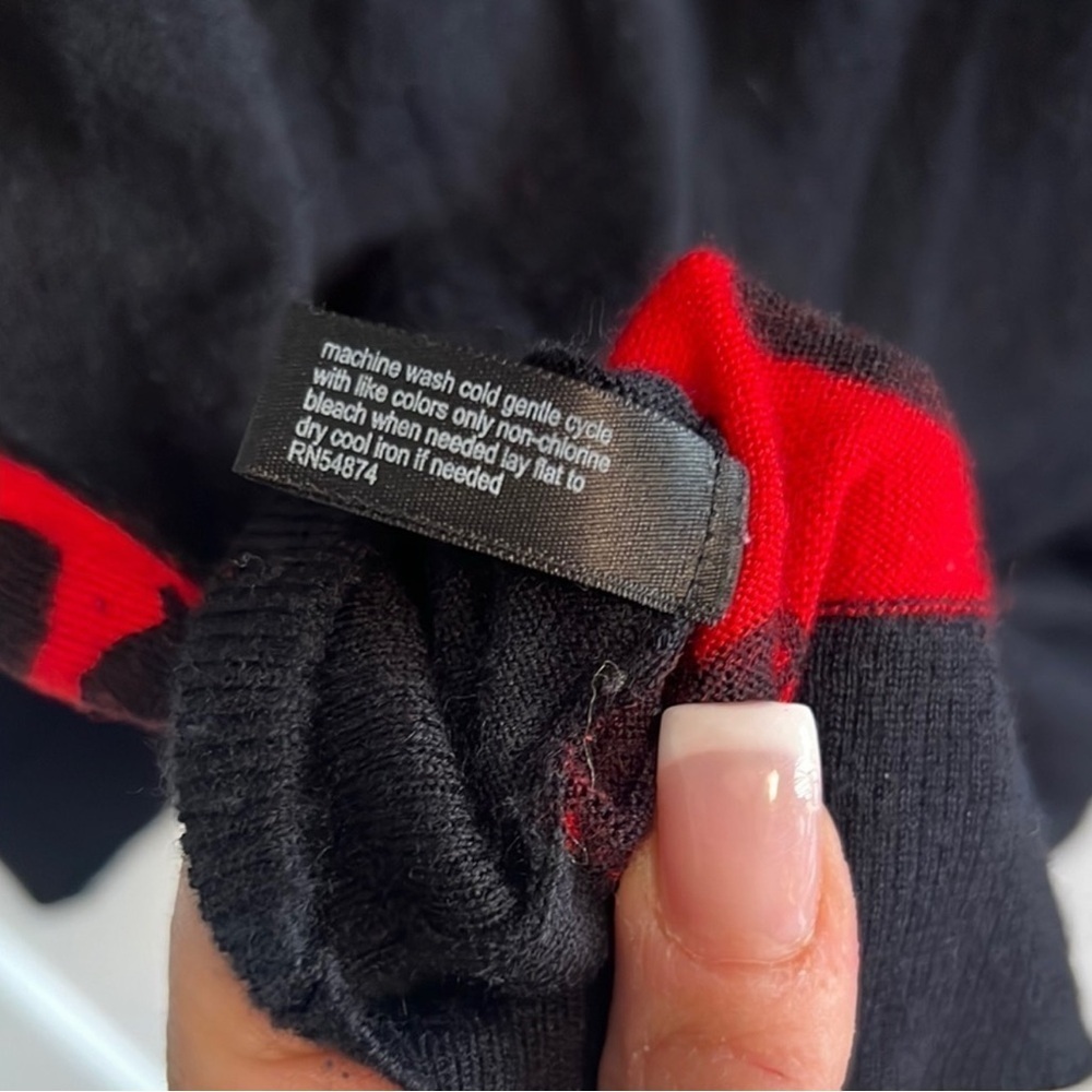 The Limited Red and Black Sweater - Large - Picture 7 of 9